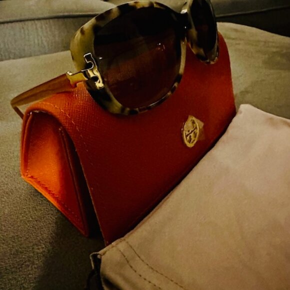 Tory Burch Sunglasses - Picture 3 of 4